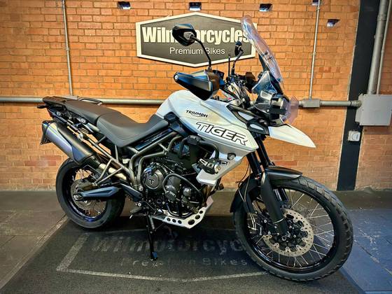TRIUMPH TIGER 800 XCX TRIUMPH TIGER 800 XCX